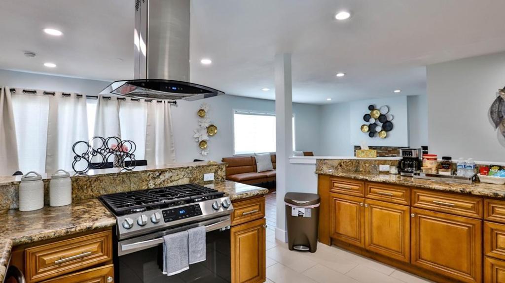 H&H Modern Lux 4Bd 1 King Suite 3 Queen Socal Disney Westminster Εξωτερικό φωτογραφία